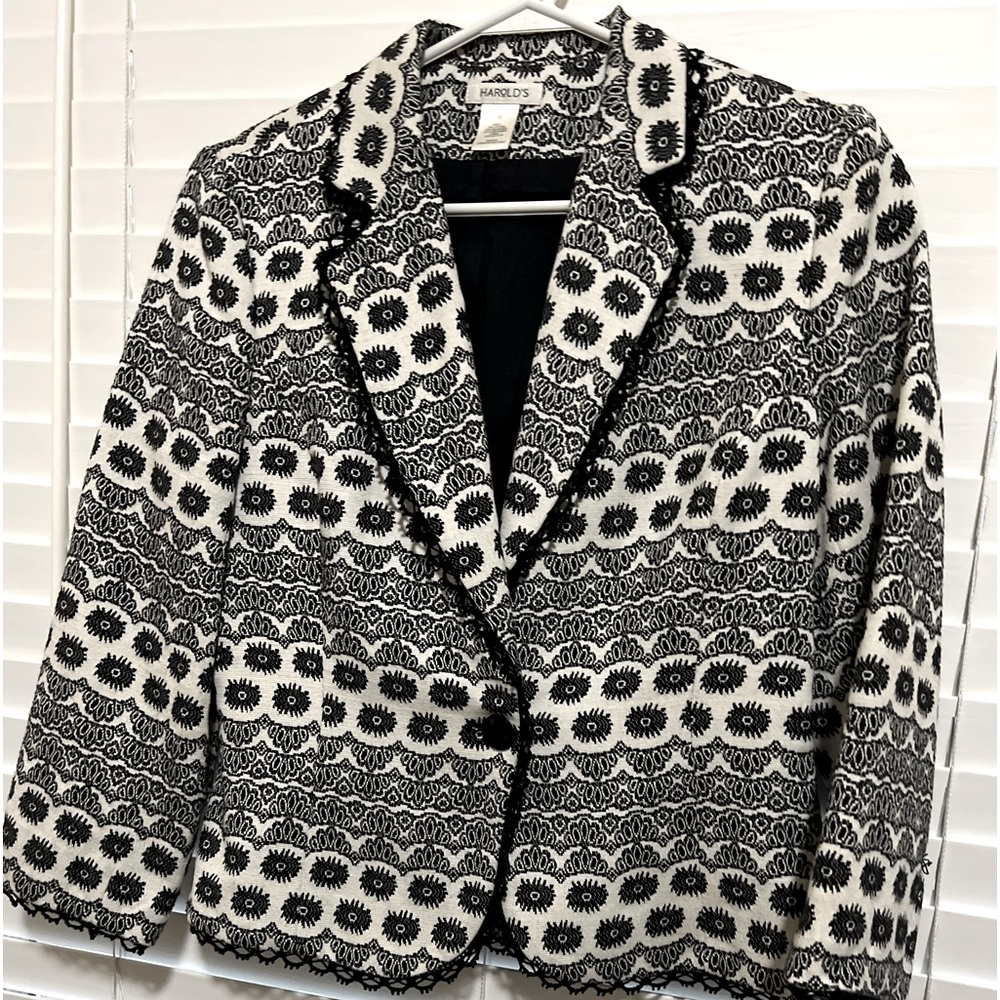 Very nice jacket by Harold’s.